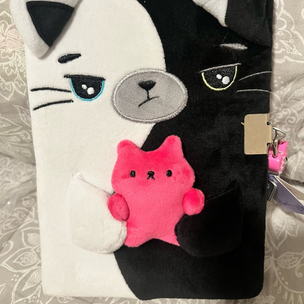 Cute cat notepad .